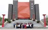 學(xué)校召開各民族師生代表座談會(huì)